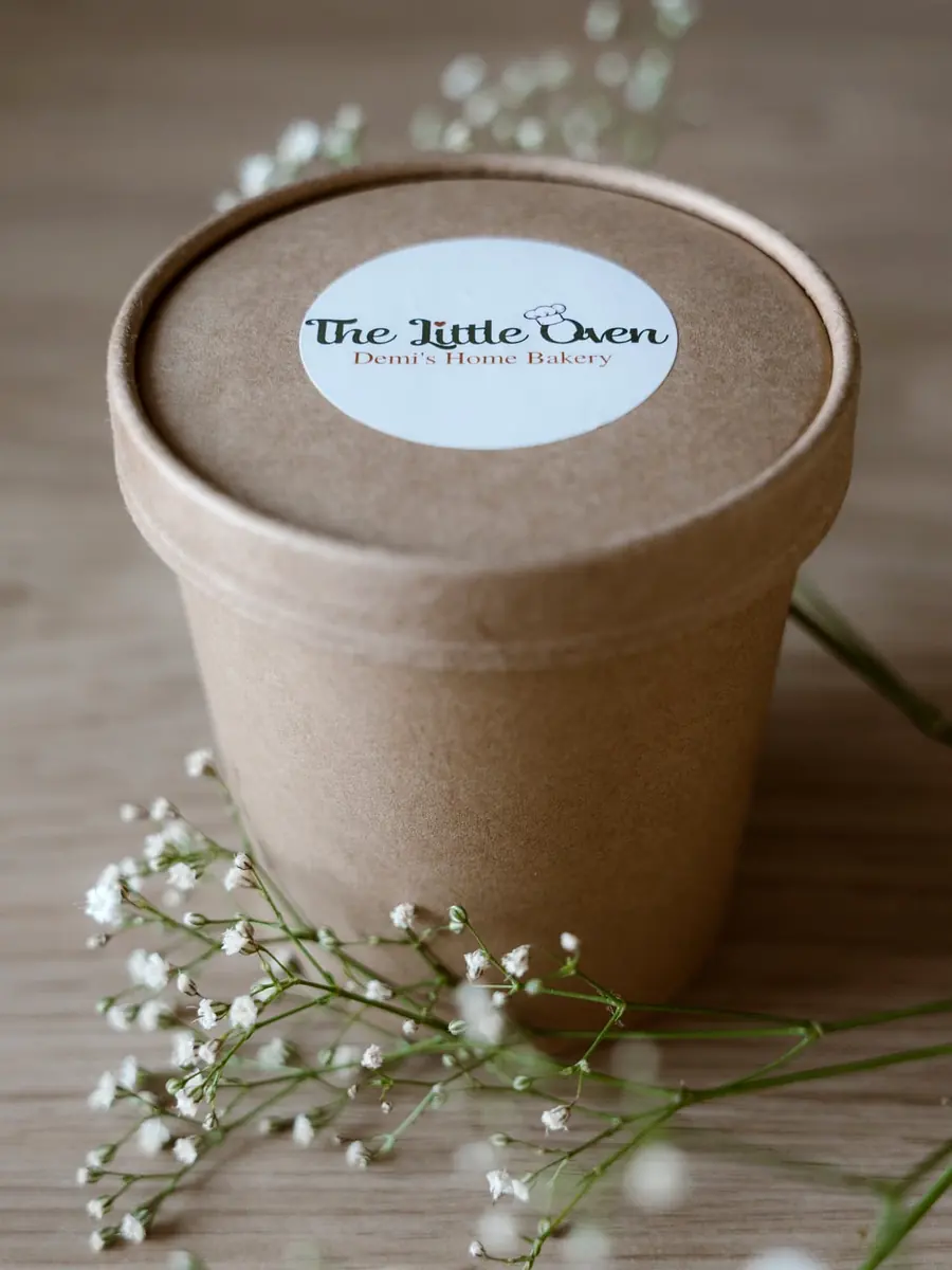 Kraftbakje ijs met het logo van The Little Oven
